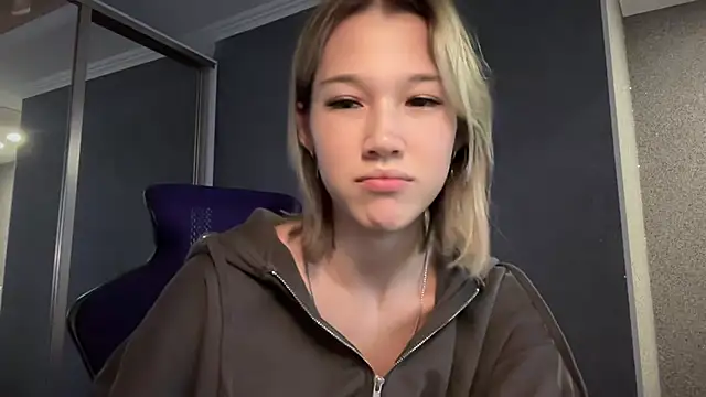 lilXdomiii online show from March 22, 2026, 11:34 am