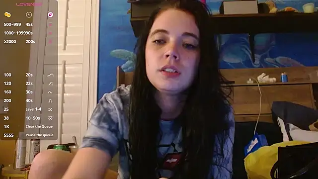 Snapshot of ahungkittykat chatting on April 14, 2026, 1:10 am ahungkittykat online show from April 14, 2026, 1:10 am