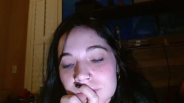 Snapshot of ahungkittykat chatting on April 8, 2026, 6:04 am ahungkittykat online show from April 8, 2026, 6:04 am