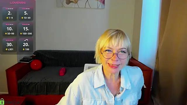 Snapshot of Ann_Annise chatting on June 12, 2026, 1:14 am Ann Annise online show from June 12, 2026, 1:14 am