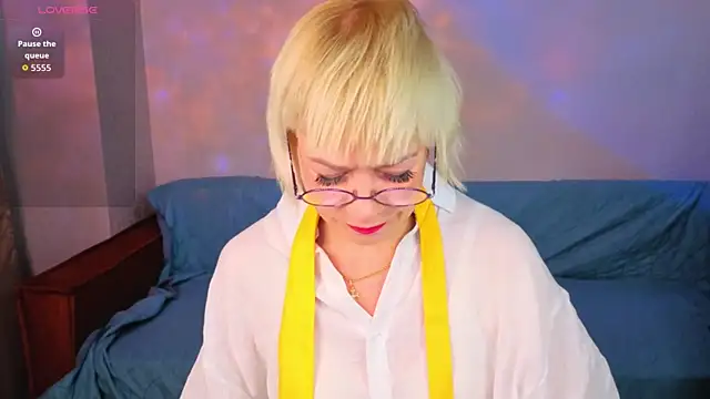 Snapshot of Ann_Annise chatting on June 19, 2026, 4:35 pm Ann Annise online show from June 19, 2026, 4:35 pm