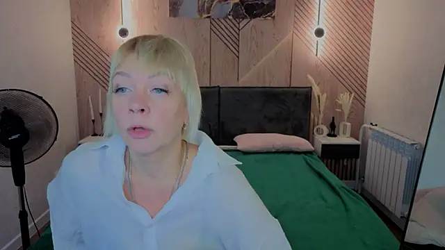 Snapshot of Ann_Annise chatting on June 29, 2026, 12:28 am Ann Annise online show from June 29, 2026, 12:28 am