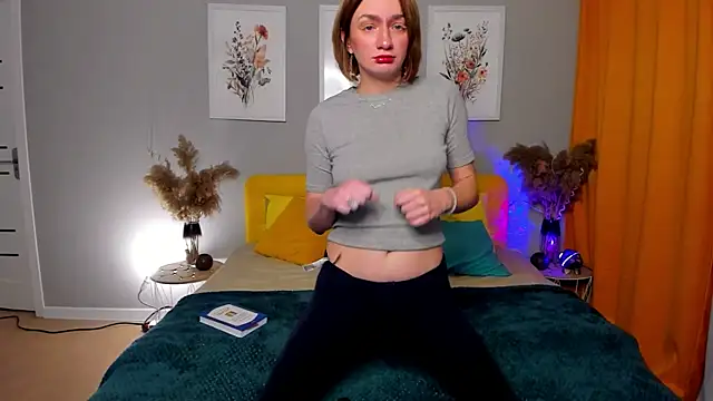 Snapshot of PollyRoseX chatting on February 26, 2026, 7:25 pm PollyRoseX online show from February 26, 2026, 7:25 pm