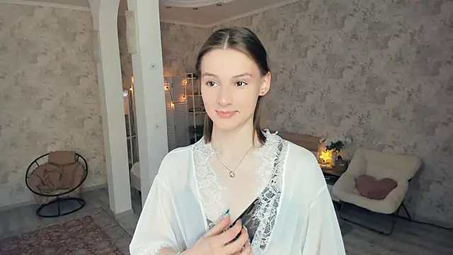 Snapshot of LianneBynon chatting on May 22, 2026, 8:34 am LianneBynon online show from May 22, 2026, 8:34 am