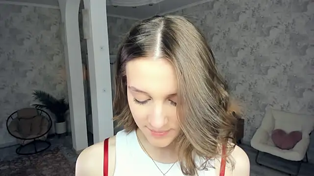 Snapshot of LianneBynon chatting on April 27, 2026, 8:45 am LianneBynon online show from April 27, 2026, 8:45 am