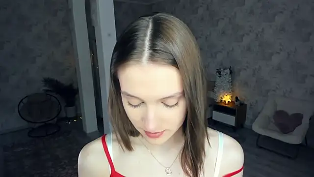 Snapshot of LianneBynon chatting on May 1, 2026, 8:19 am LianneBynon online show from May 1, 2026, 8:19 am