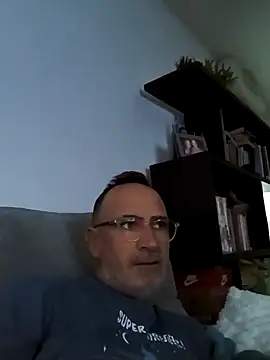 Snapshot of bobo672 chatting on February 5, 2026, 7:15 am bobo672 online show from February 5, 2026, 7:15 am