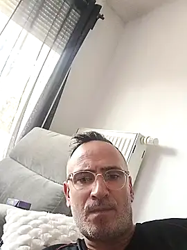 Snapshot of bobo672 chatting on April 7, 2026, 6:15 am bobo672 online show from April 7, 2026, 6:15 am