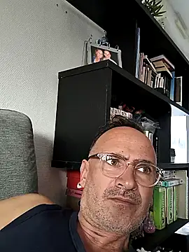 Snapshot of bobo672 chatting on March 20, 2026, 6:58 am bobo672 online show from March 20, 2026, 6:58 am