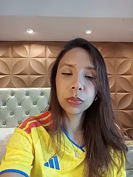 Snapshot of MiaSantana_ chatting on June 17, 2026, 10:08 pm MiaSantana online show from June 17, 2026, 10:08 pm