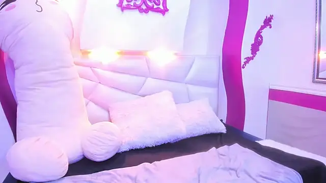 Keiry Paloma online show from March 10, 2026, 2:32 pm