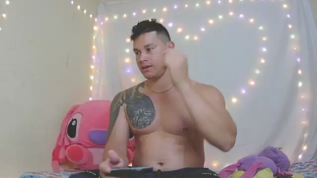 Snapshot of Eternalfuego chatting on March 1, 2026, 12:43 am Eternalfuego online show from March 1, 2026, 12:43 am