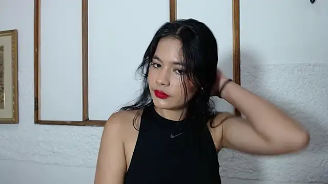 JulianaLopera1 online show from February 11, 2026, 1:11 pm