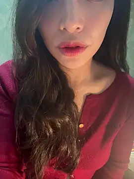 QuynhAnh 2k1 online show from February 8, 2026, 2:20 am