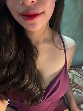 QuynhAnh 2k1 online show from February 12, 2026, 3:28 am