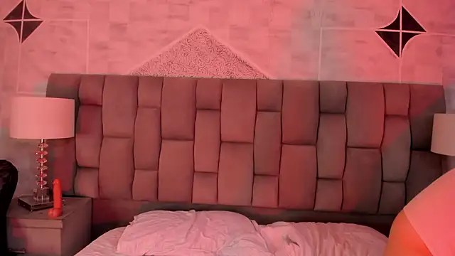 noahWolff  online show from February 14, 2026, 6:35 am