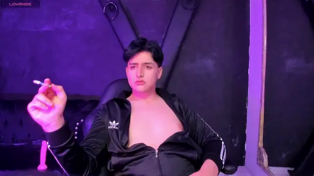 noahWolff  online show from February 5, 2026, 5:14 am