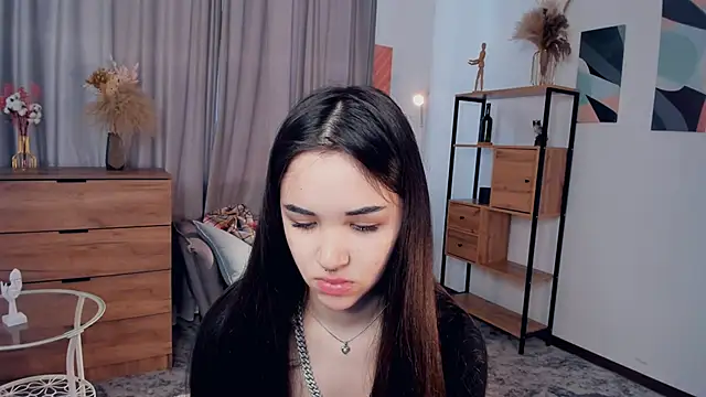 AvantgardAlone online show from February 6, 2026, 10:33 am