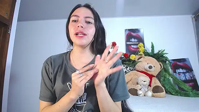 lika little0 online show from April 8, 2026, 11:39 pm