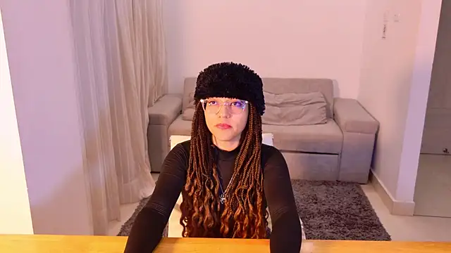 Snapshot of AntonellaBons chatting on May 6, 2026, 12:03 am AntonellaBons online show from May 6, 2026, 12:03 am