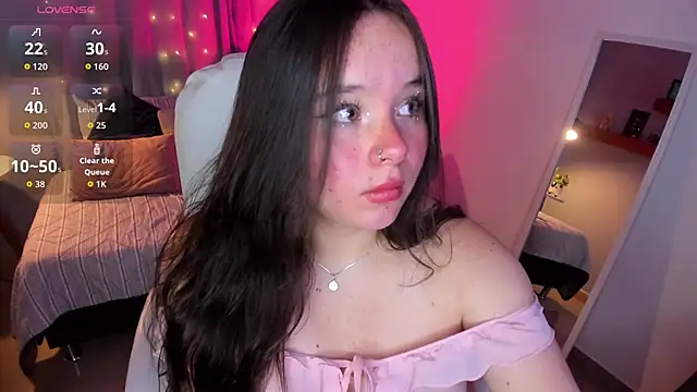Snapshot of Raven_sweeteyes chatting on May 5, 2026, 1:47 pm Raven sweeteyes online show from May 5, 2026, 1:47 pm