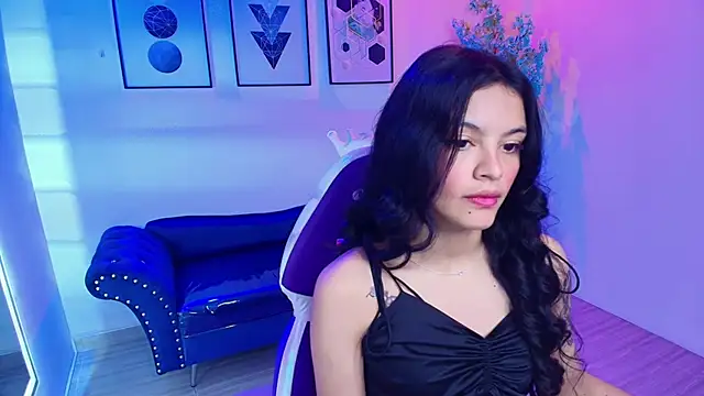 Snapshot of Maddie_T18 chatting on April 15, 2026, 11:38 am Maddie T18 online show from April 15, 2026, 11:38 am