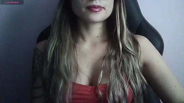 Snapshot of Tifanny_0a chatting on April 23, 2026, 9:38 pm Tifanny 0a online show from April 23, 2026, 9:38 pm