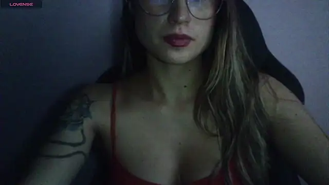 Snapshot of Tifanny_0a chatting on April 16, 2026, 9:39 pm Tifanny 0a online show from April 16, 2026, 9:39 pm