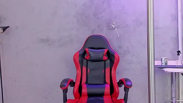 naomi  blair online show from March 27, 2026, 3:26 am