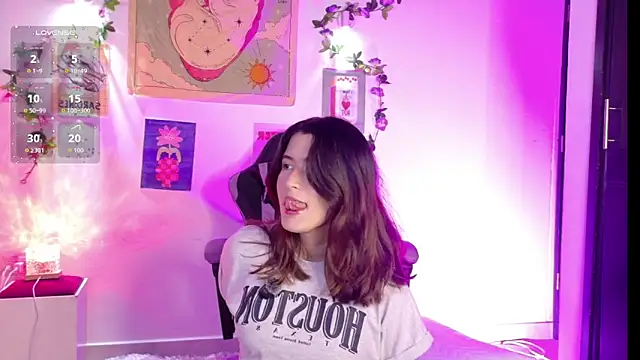 Snapshot of emicute_ chatting on February 5, 2026, 11:11 pm emicute online show from February 5, 2026, 11:11 pm