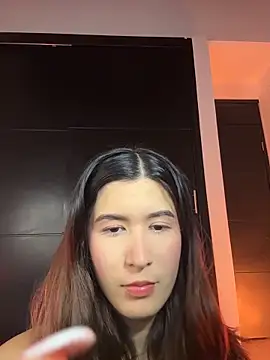 Snapshot of emicute_ chatting on February 3, 2026, 1:49 am emicute online show from February 3, 2026, 1:49 am