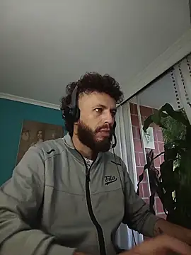 Snapshot of kauzZhomi chatting on February 4, 2026, 11:38 am kauzZhomi online show from February 4, 2026, 11:38 am