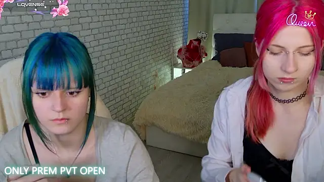 Snapshot of michelewild chatting on March 27, 2026, 1:56 pm michelewild online show from March 27, 2026, 1:56 pm