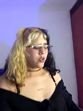 Snapshot of la_venuss chatting on March 3, 2026, 1:23 am la venuss online show from March 3, 2026, 1:23 am