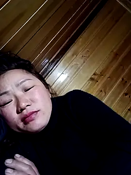 quynhbupbe11 online show from February 8, 2026, 12:25 pm