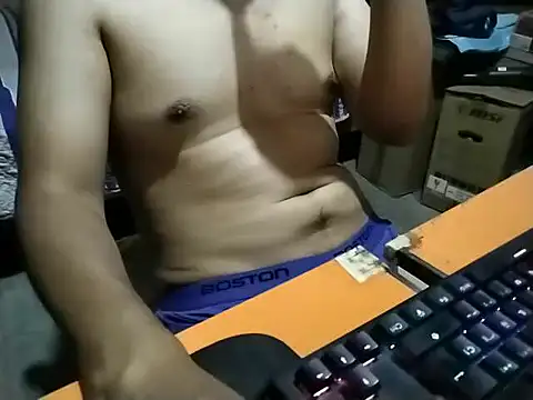 martleandros online show from April 12, 2026, 5:22 am