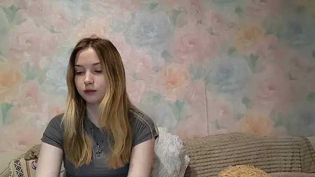 Snapshot of CuteLunya chatting on March 31, 2026, 4:42 pm CuteLunya online show from March 31, 2026, 4:42 pm