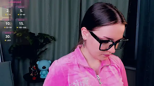 CrissyKales online show from April 16, 2026, 6:30 pm