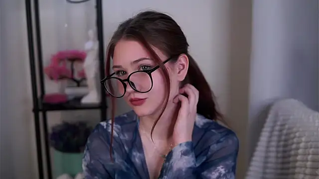 TemikaAltvater online show from February 12, 2026, 1:44 pm