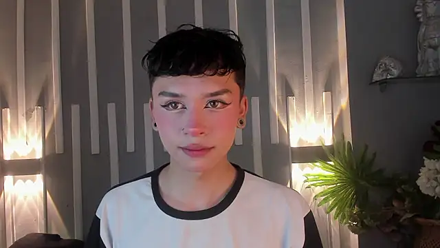 Snapshot of Camilo_X_x chatting on February 20, 2026, 11:56 am Camilo X x online show from February 20, 2026, 11:56 am