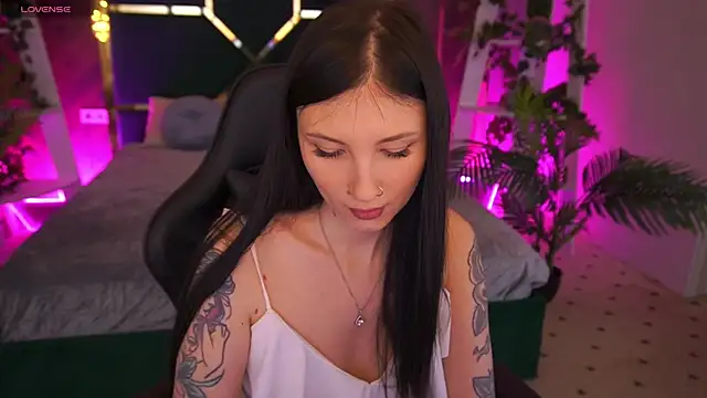 Snapshot of LunaaMay chatting on March 3, 2026, 2:13 pm LunaaMay online show from March 3, 2026, 2:13 pm