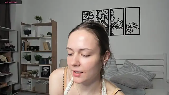 Snapshot of MalvinaTrafford chatting on February 1, 2026, 8:40 pm MalvinaTrafford online show from February 1, 2026, 8:40 pm