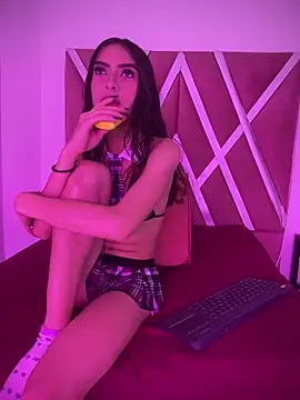 LIZEY LYNCH online show from February 24, 2026, 12:06 pm