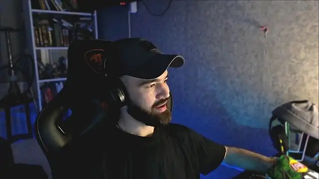  Mostly  online show from April 1, 2026, 10:50 pm