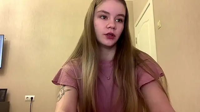 Snapshot of AgnesShy_ chatting on February 24, 2026, 7:31 am AgnesShy online show from February 24, 2026, 7:31 am