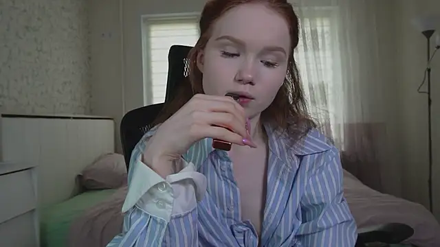 Snapshot of Nellie_baby chatting on May 14, 2026, 9:50 am Nellie baby online show from May 14, 2026, 9:50 am