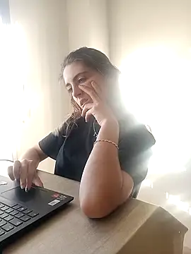 laparejaideal08 online show from March 31, 2026, 5:48 pm