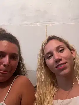 Snapshot of LoiraQuente69 chatting on February 6, 2026, 10:06 pm LoiraQuente69 online show from February 6, 2026, 10:06 pm