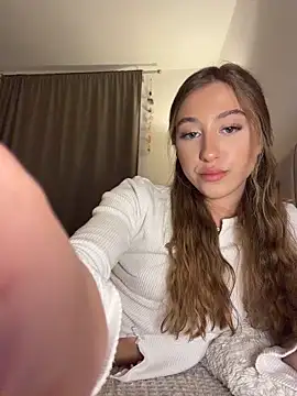 romyxxs online show from April 8, 2026, 7:48 pm