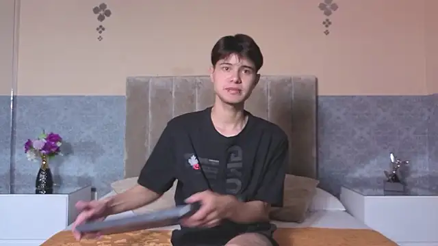 Derek Sinn online show from February 13, 2026, 7:47 pm